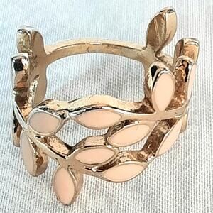 Charming Olive Leaf Ring Pink Enamel Detail Gold Tone Metal Nature Inspired